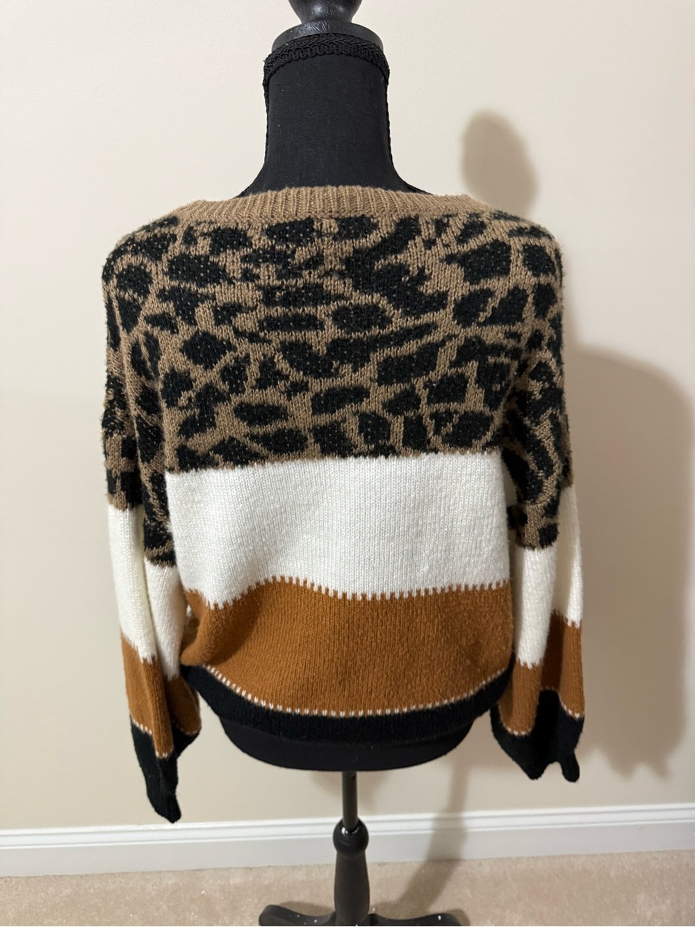 ePretty Leopard Patterned Color Block Sweater - Picture 2 of 10